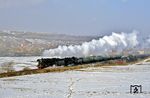 44 1093 und 52 6666 vor dem P 9015 nach Meiningen bei Gräfenroda. (22.02.1991) <i>Foto: Wolfgang Bügel</i>