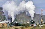 Im Rahmen von Filmaufnahmen gab es diese einmalige Doppelausfahrt in Gräfenroda mit 01 531 auf dem Streckengleis nach Ohrdruf und 01 519 auf dem Gleis nach Oberhof (Thür). (28.02.1991) <i>Foto: Joachim Schmidt</i>