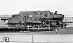 24 058 gehörte seit November 1942 dem Bw Rahden (Kr Lübbecke) an. 1956 stand die Lok Pate für ein HO-Lokmodell einer bekannten Göppinger Modellbaufirma. (22.08.1964) <i>Foto: Karl Wyrsch, Slg. D. Ammann</i>