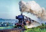 Für den N 5707 nach Niederstetten hieß es früh aufstehen, denn der Zug verließ bereits um 6.11 Uhr den Bahnhof Lauda. Belohnt wurde das frühe Aufstehen mit einer wunderschönen Dampffahne der Crailsheimer 050 731 bei der Ausfahrt aus Königshofen (Baden). (05.1975) <i>Foto: Karsten Risch</i>