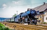 Pünktlich um 12.03 Uhr verlässt 023 016 mit N 7527 nach Weikersheim den Bahnhof Bad Mergentheim.  (05.1975) <i>Foto: Karsten Risch</i>