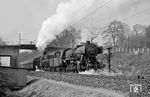 50 2208 (Bw Stolberg) hilft mit einer unbekannten Schwesterlok einem Ganzzug über die 14 Promille Rampe von Herzogenrath nach Kohlscheid. (27.03.1968) <i>Foto: Robin Fell</i>