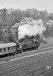 78 204 zieht mit einem Wendezug aus dem Abstellbahnhof an den Bahnsteig in Aumühle vor. (14.04.1968) <i>Foto: Robin Fell</i>