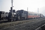 Lok 11 der Moselbahn (Humboldt Baujahr 1906) vor VT 63 (Esslingen 1952) im Bahnhof Andel. (13.09.1959) <i>Foto: Will A. Reed</i>