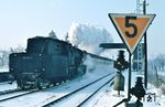 023 067 dampft mit N 5888 nach Würzburg aus Gerlachsheim. (05.02.1975) <i>Foto: Dieter Junker</i>