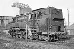 Kurze Zeit später wurde 065 001 am Kohlenkran ihres Heimat-Bw Aschaffenburg angetroffen. (02.04.1971) <i>Foto: Wolfgang Bügel</i>