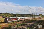 101 127 "100 Jahre Baureihe 01" befördert den IC 2012 (Oberstdorf - Dortmund) bei Langenfeld-Mehlbruch, an diesem Tag mit einer Verspätung von 26 Minuten. (01.09.2025) <i>Foto: Joachim Bügel</i>