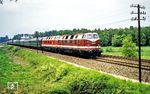 4800 PS-Dieselpower mit zwei sechsachsigen 118 (vorne die Dresdner 118 277) vor einem Schnellzug von Dresden nach Berlin bei Golßen. (1975) <i>Foto: Karsten Risch</i>