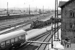 Die Tübinger 94 108 rangiert im Bahnhof Untertürkheim. (06.1957) <i>Foto: Jürgen Hagemann, Slg. R. Garn</i>