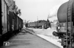 Die Tübinger 94 114 rangiert in Reutlingen. (07.1955) <i>Foto: Jürgen Hagemann, Slg. R. Garn</i>