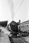 23 102 (Bw Minden/Westf) startet mit einem Eilzug in Hannover Hbf. (24.08.1968) <i>Foto: Winfried Gronwald</i>