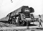 01 0522 (Bw Erfurt) verabschiedet sich mit dem letzten dampfbespannten D 197 nach Leipzig im Bahnhof Bebra.  (02.06.1973) <i>Foto: Joachim Claus</i>