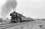 44 475 (Bw Bebra) überquert mit einem Güterzug aus Gerstungen (im Hintergrund) die Zonengrenze bei Obersuhl.  (16.06.1966) <i>Foto: Wolfgang Jahn</i>