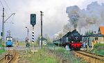In Waltershausen Schnepfenthal trifft der Sonderzug mit 91 6580 (und 94 1292) auf den Tw 39 der Thüringerwaldbahn von Gotha nach Tabarz. (21.04.1991) <i>Foto: Wolfgang Bügel</i>