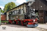 Am 6./7. September 2025 fand die Großveranstaltung „Mit Volldampf ins Erzgebirge“ statt, eine Gemeinschaftsaktion des Fördervereins Historische Westsächsische Eisenbahnen, der Museumsbahn Schönheide sowie sämtlicher Anrainergemeinden der einst Wilkau-Haßlau mit Carlsfeld verbindenden Schmalspurbahn mit Unterstützung der Döllnitzbahn, der Zittauer Schmalspurbahn sowie der Preßnitztalbahn. Hierbei kamen vier sächsische IV K zum Einsatz, zu denen 99 582 der Museumsbahn Schönheide gehörte, aufgenommen in Schönheide Mitte. (07.09.2025) <i>Foto: Andreas Höfig</i>