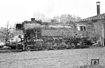 065 014 (Baujahr 1955) war über Essen, Limburg (Lahn) und Darmstadt erst im Dezember 1970 nach Aschaffenburg gekommen. In der Lokstation Miltenberg präsentiert sich die Lok in einem klassischen Lokporträt. (02.04.1971) <i>Foto: Wolfgang Bügel</i>