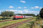 218 345 und 101 115 vor IC 2263 (Ostseebad Binz - Hamburg) in Grieben (Meckl). (08.09.2025) <i>Foto: Joachim Schmidt</i>