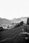 Eine weitere, unerkannt gebliebene E 94 ist mit einem Güterzug nach Aschaffenburg zwischen Wiesthal und Heigenbrücken unterwegs. (15.10.1961) <i>Foto: Karl-Ernst Maedel</i>