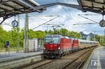 EC 390 (Hamburg Hbf - Kobenhavn) fährt mit zwei dänischen EB (3225 und 3221) durch den Bahnhof Rendsburg. Die Lokomotiven basieren auf dem Typ Vectron von Siemens.  (10.07.2025) <i>Foto: Thorsten Eichhorn</i>