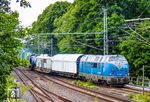 221 136 der Heinrichsmeyer Eisenbahndienstleistungen Merzig mit einem Spritzzug zur Unkrautbekämpfung in Rendsburg. (21.07.2025) <i>Foto: Thorsten Eichhorn</i>