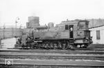 94 1615 im Bw Bochum-Langendreer. Das 1983 stillgelegte Bw befand sich in unmittelbarer Nähe zur Zeche Bruchstraße und dem Bahnhof Bochum-Langendreer. Nach der Stilllegung wurde das Gelände in einen Betriebs- und Übergabebahnhof umgewandelt. (02.04.1966) <i>Foto: Bernd Kappel</i>