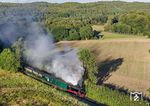 Mit Spitzenkesseldruck und abblasenden Sicherheitsventilen nimmt 99 1784 mit P 110 nach Binz LB die Steigung bei Garftitz. (06.09.2025) <i>Foto: Joachim Schmidt</i>
