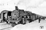 Die mit Giesl-Ejektor ausgerüstete 38 1883 (Bw Brandenburg) vor einem Personenzug in Magdeburg Hbf. (11.01.1968) <i>Foto: Klaus Kieper, Slg. Holzborn</i>