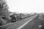 Bei Ölhaus kam anschließend 044 374 (ex 44 1374) mit dem Ng 16722 in Richtung Schwäbisch Hall angefahren, die übrigens während ihrer gesamten Einsatzzeit von 1942 bis 1973 ausschließlich in Crailsheim stationiert war. (03.04.1971) <i>Foto: Wolfgang Bügel</i>