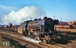 23 091 (Bw Emden) fährt mit einem Lgo durch Emden Süd. (19.10.1968) <i>Foto: Bernd Kappel</i>