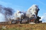 Ausfahrt des 4000t-Erzzuges Gag 6972 mit den beiden Kohleloks 44 1678 + 44 162 in Emden Rbf. (19.10.1968) <i>Foto: Bernd Kappel</i>