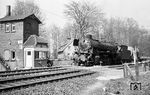 41 133 (Bw Kirchweyhe) passiert den Schrankenposten 132 bei Vehrte. (31.03.1968) <i>Foto: Robin Fell</i>