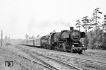 Der Aufnahmeort der Zwickauer 52 7139 vor dem beachtlichen Reisezug ist leider nicht überliefert. (06.1967) <i>Foto: Robin Fell</i>