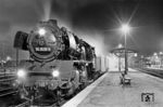 50 3529 vor der Abfahrt des P 15776 im Bahnhof Nossen, der um 20.10 Uhr die letzte Zugverbindung in das 33 km entfernte Riesa darstellte. (03.02.1982) <i>Foto: Thomas Fischer</i>