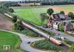 103 245 passiert mit Sonderzug F 336 nach Norddeich den Bü Lindenstraße zwischen Recklinghausen und Marl-Sinsen. (20.09.2025) <i>Foto: Joachim Schmidt</i>