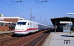 Triebkopf 401 504 mit ICE-Dummyzug Dsts 83775 des AW Opladen auf Inbetriebnahmefahrt in Solingen-Ohligs. (24.08.1990) <i>Foto: Joachim Bügel</i>