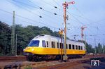 1990 fanden die letzten großen Revisionen des ET 403 statt. Aus dem AW Nürnberg kommend kehrt Triebkopf 403 005 zu seinem Heimat-Bw Düsseldorf Abstellbf zurück, aufgenommen in Köln-Kalk. (24.08.1990) <i>Foto: Joachim Bügel</i>