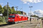 245 024 (statt der geplanten 218 497) hat in Itzehoe den IC 2310 "Nordfriesland" von Köln nach Westerland (Sylt) bespannt. Die Lok war kurz zuvor für den "Tag der Schiene" im DB Sylt Shuttle Werk Niebüll auf Hochglanz gebracht worden. (23.09.2025) <i>Foto: Joachim Bügel</i>