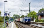 181 204 und 181 211 befördern einen Containerzug durch Schleswig. (19.09.2025) <i>Foto: Thorsten Eichhorn</i>