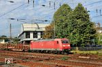 185 017 mit EZ 51349 nach Hagen-Vorhalle vor der östlichen Wendeschleife der Schwebebahn in Wuppertal-Oberbarmen. (20.09.2025) <i>Foto: Wolfgang Bügel</i>