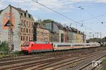 101 132 mit dem umgeleiteten IC 2156 (Gera - Köln), der baustellenbedingt vom vom 6.9. bis zum 31.10.2025 den Laufweg über Hagen nahm, hier bei der Durchfahrt in Wuppertal-Oberbarmen. (20.09.2025) <i>Foto: Wolfgang Bügel</i>