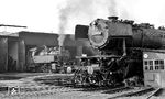 023 030 (Bw Crailsheim) trifft im Bw Heilbronn auf 064 496, die hier seit 1968 stationiert war. (25.09.1971) <i>Foto: Burkhard Wollny</i>