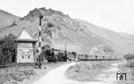 03 017 vom Bw Köln-Deutzerfeld führt den D 504 (Hagen - München) an der Blockstelle Peternach nahe Boppard.  (21.05.1952) <i>Foto: Carl Bellingrodt</i>
