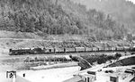Die seit 13.06.1939 fabrikneu beim Bw Saalfeld (Saale) beheimatete 41 070 mit einem Güterzug in Lauenstein (Oberfr). (23.06.1939) <i>Foto: RVM-Filmstelle Berlin (Bellingrodt)</i>