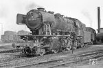 Die Crailsheimer 023 059 zeigte sich im Bw Heilbronn in der klassischen Aufstellung mit Kuppelstange unten. (04.04.1971) <i>Foto: Wolfgang Bügel</i>