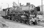 Im Bw Gießen ist 01 1081 aus Kassel eingetroffen. Nach Ende des Dampfbetriebs auf der Main-Weser-Bahn im Frühjahr 1967 wurde sie nach Hamburg-Altona umstationiert. (29.08.1966) <i>Foto: Wolfgang Jahn</i>