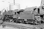 Und noch die Rückenpartie der 55 2816 mit ihrem Originaltender pr 3 T 16,5 im Bw Gießen. (29.08.1966) <i>Foto: Wolfgang Jahn</i>