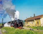 Von Montag bis Freitag wurden gegen 07.00 Uhr die Züge P 3663 aus Garsten und P 3662 aus Grünburg vereint. Die zusammengestellten Züge mit 699.103 und 298.56 fahren in Aschach an der Steyr los. (08.1977) <i>Foto: Karsten Risch</i>