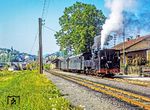 298.53 steht mit P 3666 in der Station Grünburg bereit zur Abfahrt nach Garsten. (08.1980) <i>Foto: Karsten Risch</i>