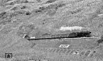 Die Ehranger 044 568 hat soeben den 367 m langen Petersberg-Tunnel verlassen und erreicht Neef. (16.10.1971) <i>Foto: Burkhard Wollny</i>