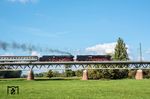 01 1104 und 01 1075 auf dem Weg nach Darmstadt-Kranichstein auf der Rheinbrücke in Worms. (01.10.2025) <i>Foto: Joachim Schmidt</i>